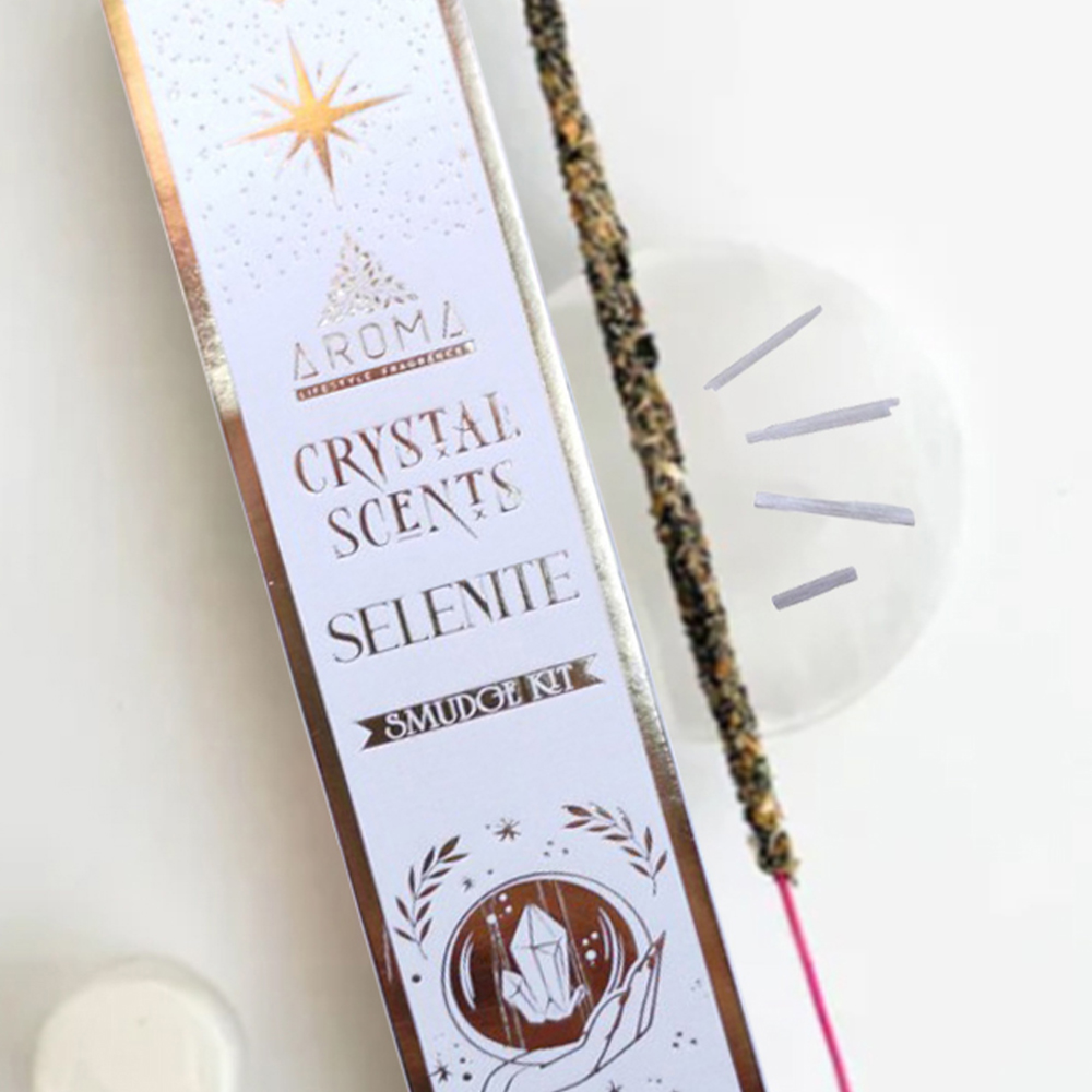 Kit de Incenso com Selenita Kit de incenso selenite Crystal Scents com embalagem branca e detalhes dourados e bastão de incenso