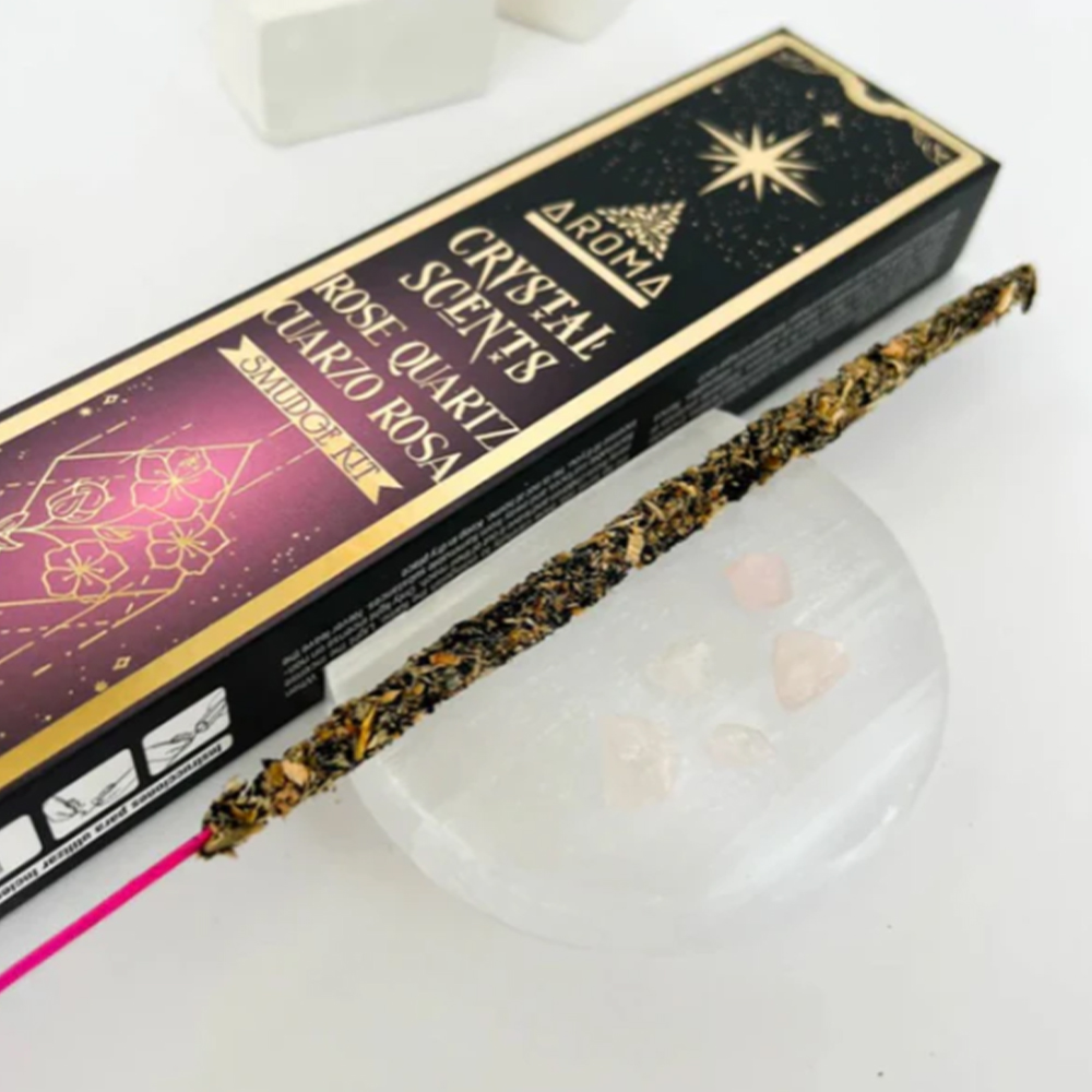 Kit de Incenso com Quartzo Rosa Incenso com ervas, castiçal de selenite e caixa com design dourado e rosa