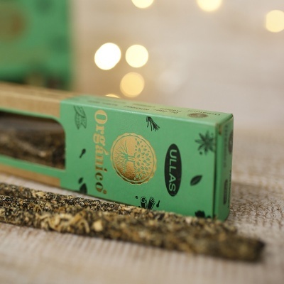 Caixa verde de pauzinhos aromáticos orgânicos ULLAS