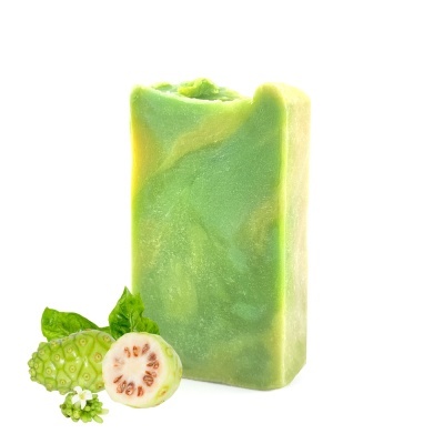 Sabonete sólido verde marmoreado com fruta noni e folhas verdes