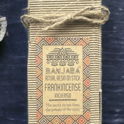 Caixa de incenso Banjara Frankincense com embalagem em cartão texturado e etiqueta decorativa.