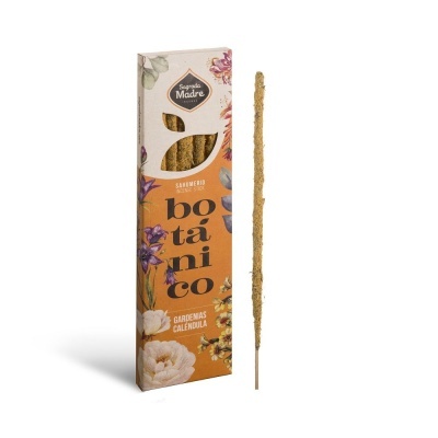 Caixa de incenso botânico Sagrada Madre com incenso ao lado