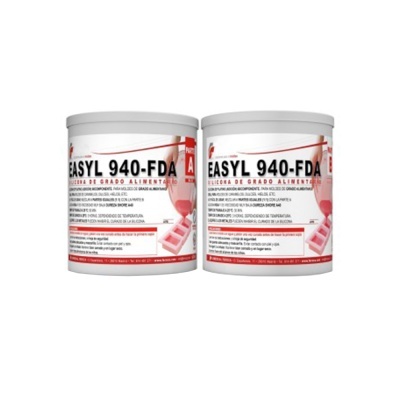 Dois recipientes brancos com rótulos vermelhos e brancos de celulose para uso alimentar