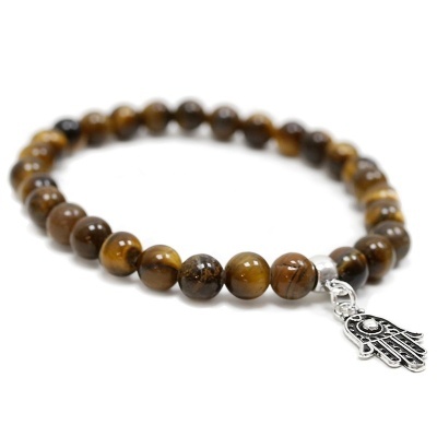 Pulseira de contas castanhas com pendente de mão de Fátima prateado