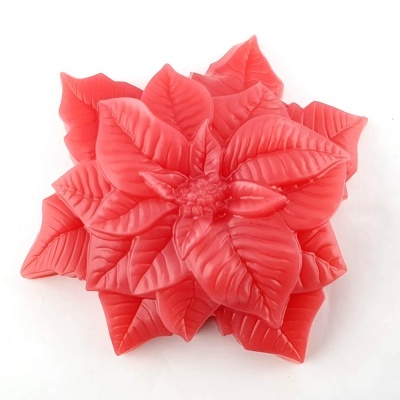 Flor vermelha decorativa com folhas detalhadas