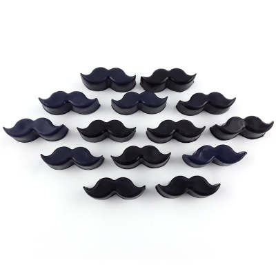 Clipes em forma de bigode preto e azul escuro