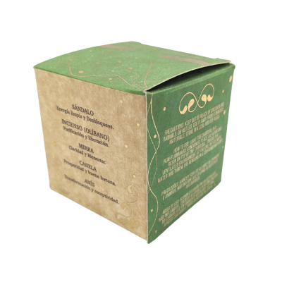 Caixa de produto verde e bege com texto aromático em castanho e dourado
