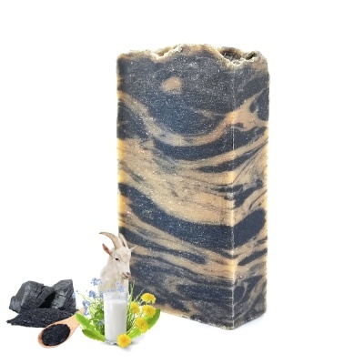 Sabonete marmoreado preto e bege com carvão vegetal, cabra, leite e flores