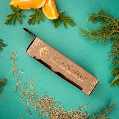 Embalagem de incenso Bombita Herbal com folhas e laranja