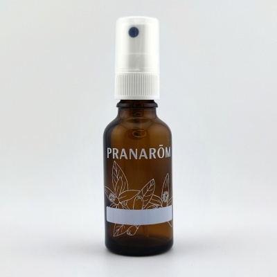 Frasco spray âmbar com tampa branca e texto PRANARÔM.