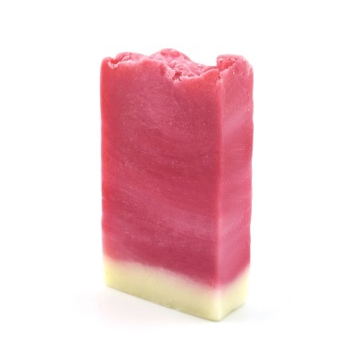 Sabonete retangular bicolor vermelho e branco com topo irregular