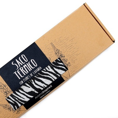 Embalagem de saco térmico com flores de lavanda e padrão zebrado preto e branco