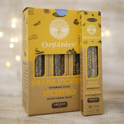 Embalagem de incenso orgânico Ullas com palitos visíveis