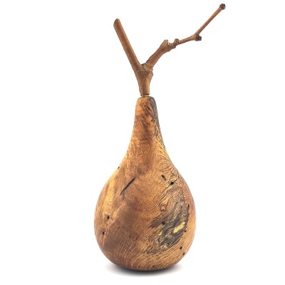 Escultura decorativa em madeira em forma de pêra
