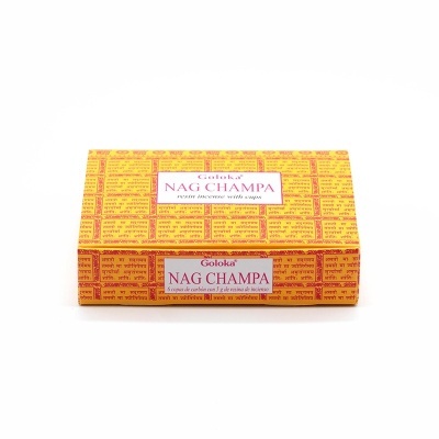 Caixa amarela de incenso Goloka Nag Champa com texto e padrões em vermelho.