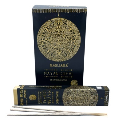 Conjunto de incenso BANJARA Mayan Copal com embalagem preta e dourada e paus de incenso