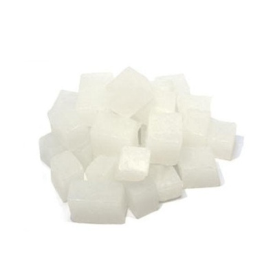 Cubos de gelo brancos translúcidos