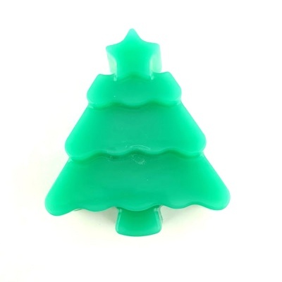 Sabonete verde em forma de árvore de Natal com estrela no topo