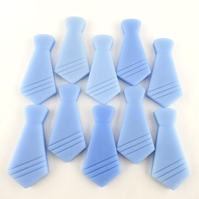 Dez clips para gravatas azuis de silicone com linhas horizontais