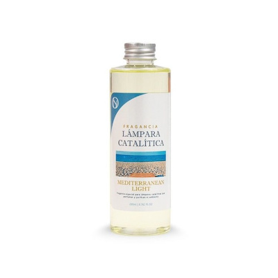 Frasco de fragrância para lâmpada catalítica com rótulo branco e azul e imagem de praia.