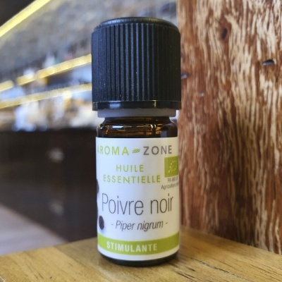 Frasco pequeno de óleo essencial de pimenta preta da marca AROMA ZONE