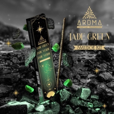 Kit de smudge Jade Green da Aroma Lifestyle Fragrances com pedras verdes e caixa elegante