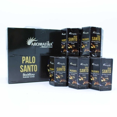Caixas de incenso Aromatika Palo Santo Preto com texto dourado em fundo branco