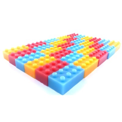 Blocos de construção coloridos encaixáveis