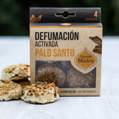 Embalagem de pastilhas para defumação activada Palo Santo com 4 unidades e três pastilhas fora da caixa