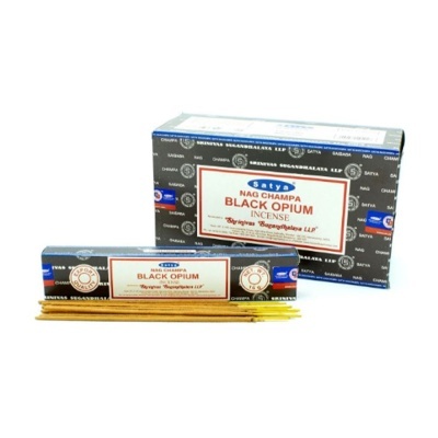 Caixa de incenso Satya Nag Champa Black Opium com varetas de incenso amarelas