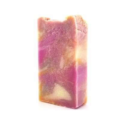 Barra de sabonete marmoreada rosa, laranja e amarelo