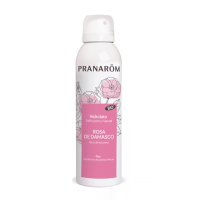 Frasco branco de Hidrolato Rosa de Damasco da Pranarôm com etiqueta rosa e desenhos de flores