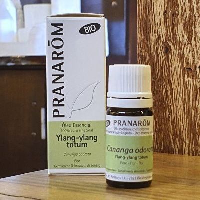 Frasco pequeno e embalagem do óleo essencial Pranarôm Ylang-ylang totum