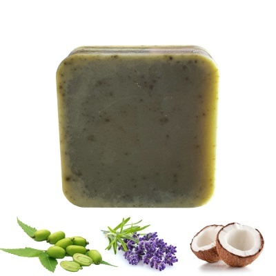 Sabonete quadrado verde com sementes, lavanda e coco