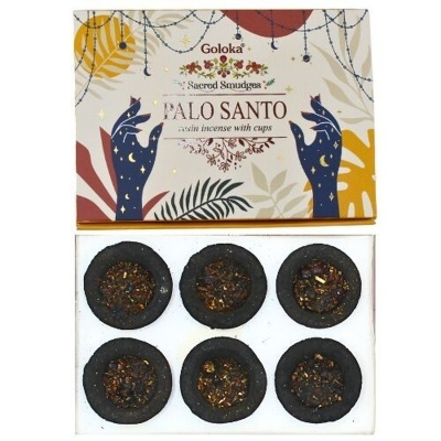 Incenso Goloka Palo Santo com seis cones em suportes pretos numa caixa decorada