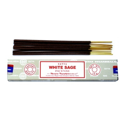 Caixa de incenso Satya White Sage com sete varetas marrom com pontas amarelas