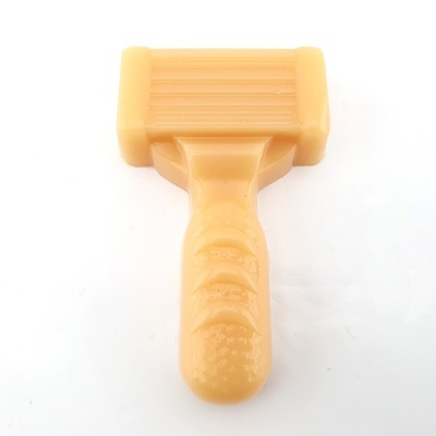 Escova de desbaste bege para animais com cabo ergonómico e cerdas de borracha