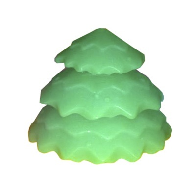 Árvore de Natal decorativa verde em material plástico com camadas onduladas