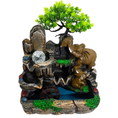 Fonte decorativa com elefantes, árvore, pedras e moinho de água