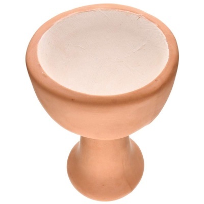 Tigela em cerâmica terracota com interior branco e suporte cilíndrico