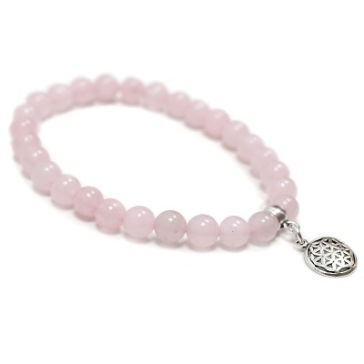 Pulseira de pedras rosas com pendente geométrico prateado
