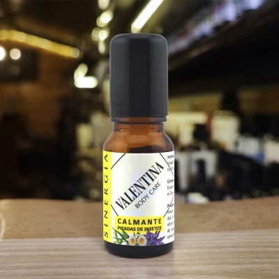 Frasco de vidro âmbar com rótulo Calmente Picadas de Insetos