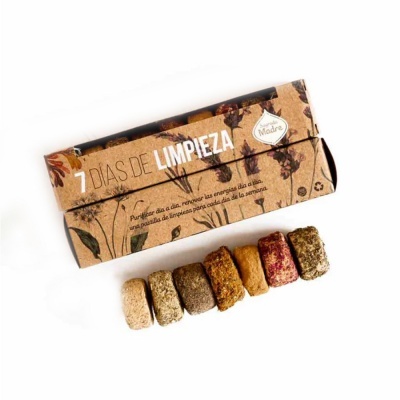 Caixa com sete blocos coloridos e texto 7 DIAS DE LIMPIEZA