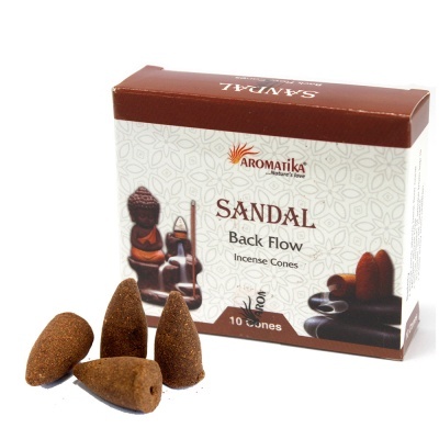 Caixa de incensos Aromatika Sandal Back Flow com cones marrom escuro em frente