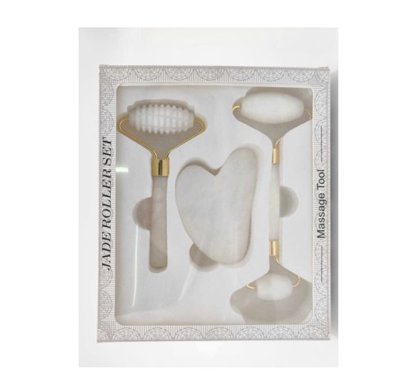 Conjunto de ferramentas de massagem em jade com dois rolos e uma peça em forma de coração, embalados numa caixa branca