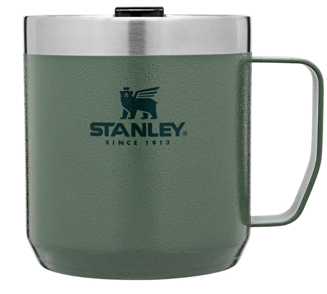 Caneca térmica verde com tampa preta e logo Stanley