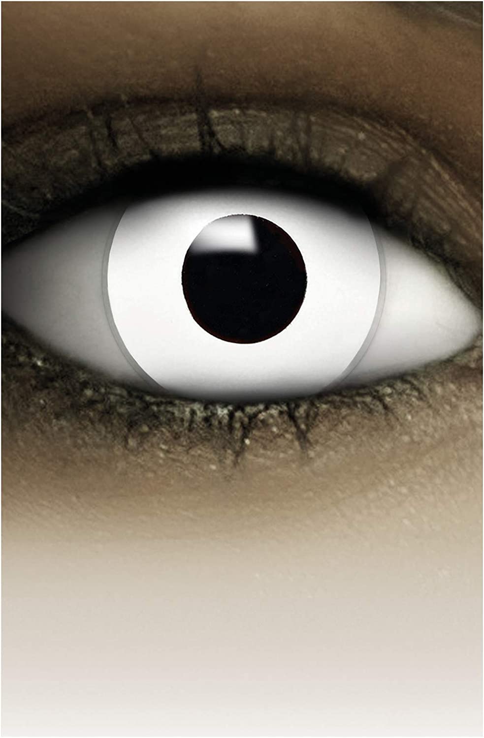 Close-up de um olho com lente de contacto branca e pupila preta