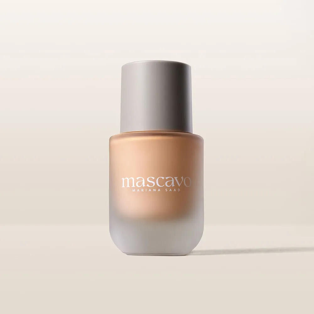 Frasco de vidro fosco de produto cosmético mascavo Mariana Saad