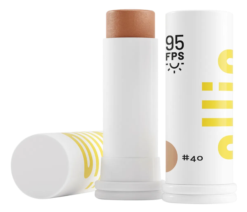 Baton em stick castanho claro com embalagem branca rotulada com FPS 95 e #40