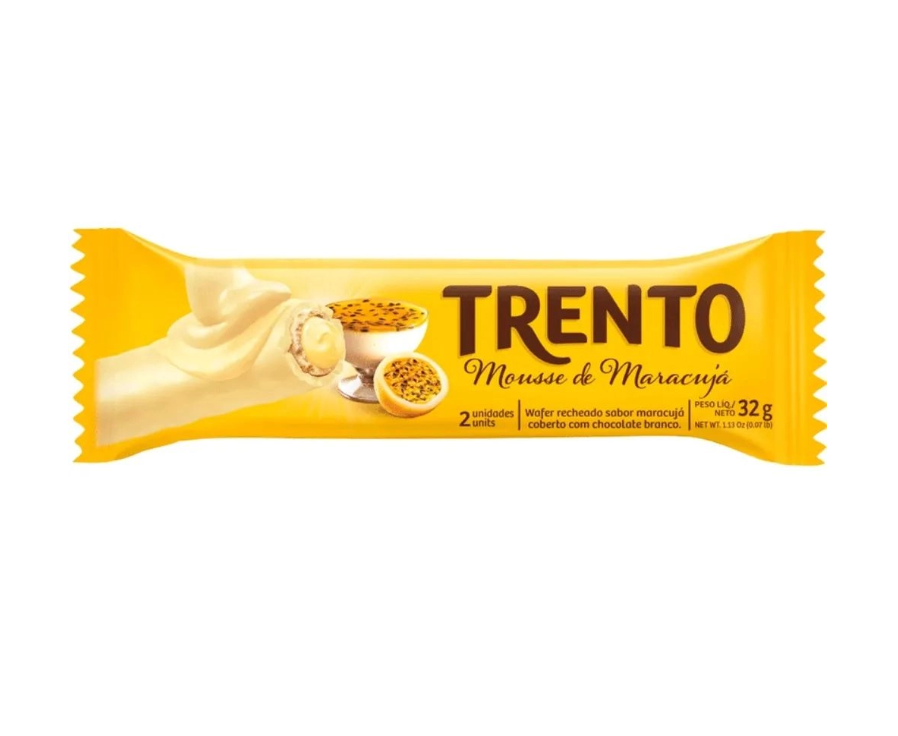 Embalagem amarela de Trento Mousse de Maracujá com imagem do produto e maracujás